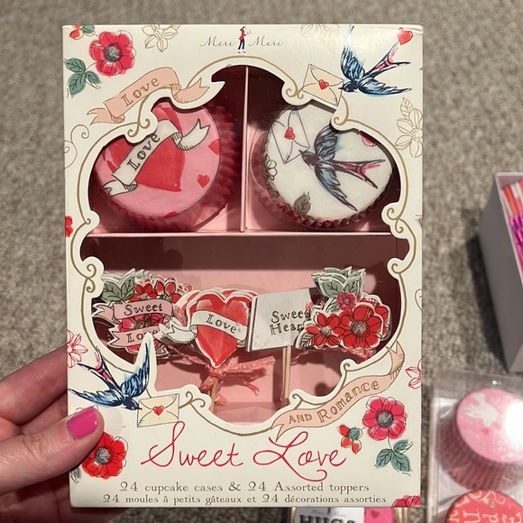 Meri Meri Valentine’s Day cupcake kits and liners, NEW! - Picture 4 of 9